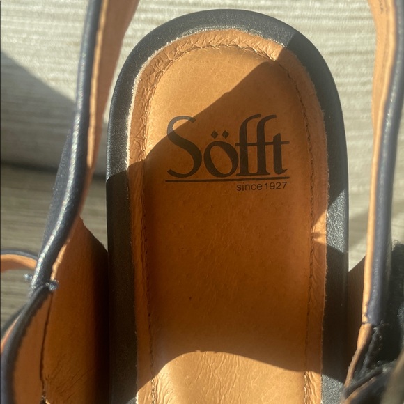 Sofft vaya navy leather wedge sandals - Picture 2 of 7